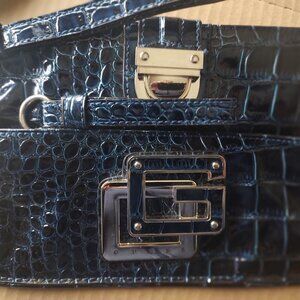 GUESS  ROYAL BLUE FAUX SNAKESKIN CLUTCH PURSE, EXC COND.